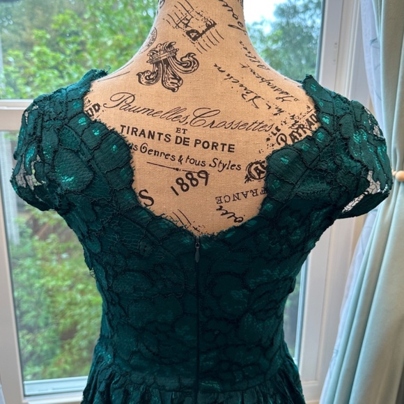 Betsy Johnson Emerald Green Lace Cocktail Dress - Picture 6 of 8